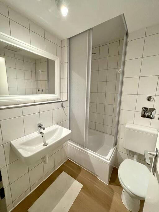 Schickes Apartment Mit Balkon In Düsseldorf Buitenkant foto