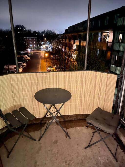 Schickes Apartment Mit Balkon In Düsseldorf Buitenkant foto